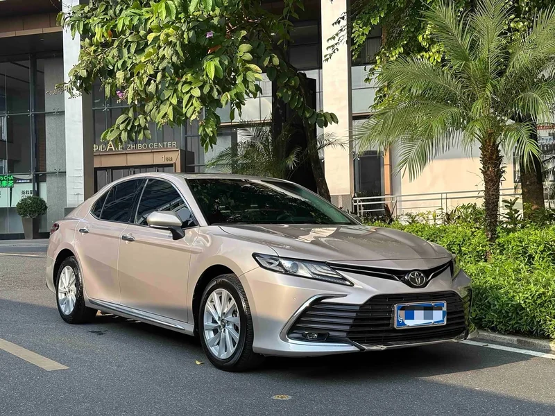 Toyota Camry — фото 6