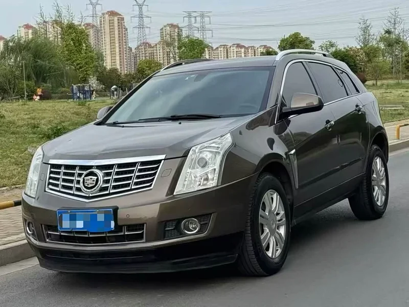 Cadillac SRX — фото 1