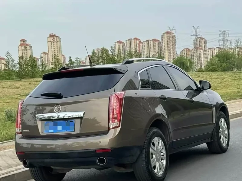 Cadillac SRX — фото 4