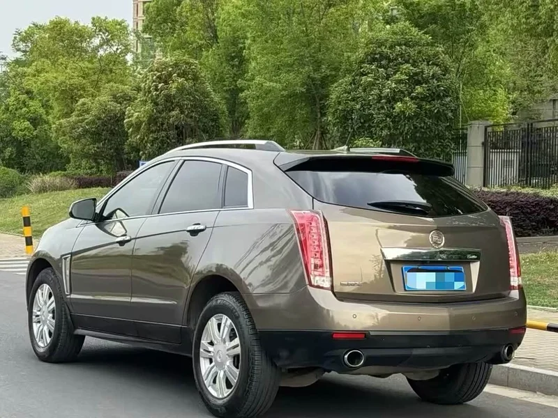 Cadillac SRX — фото 5