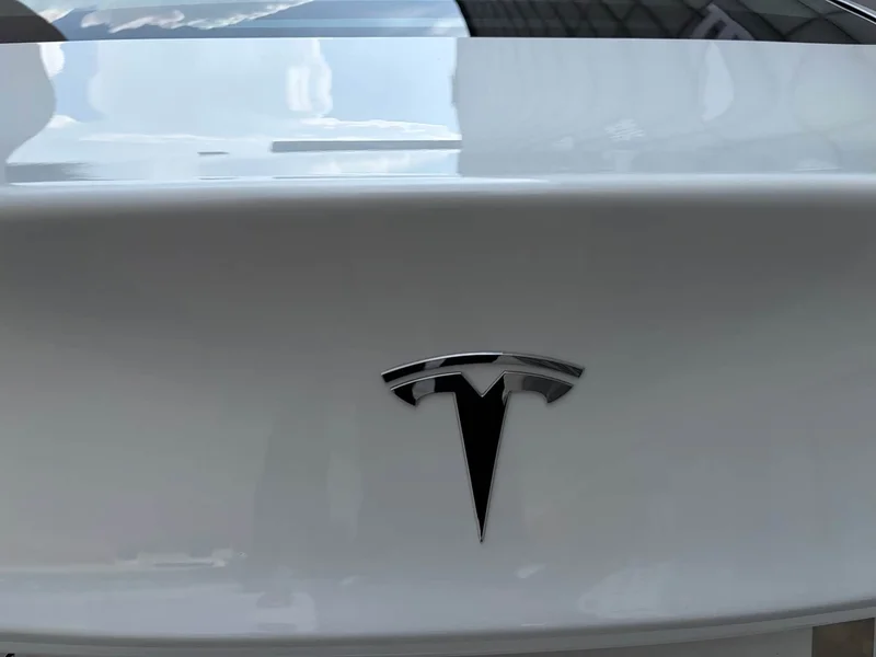 Tesla Model 3 — фото 24