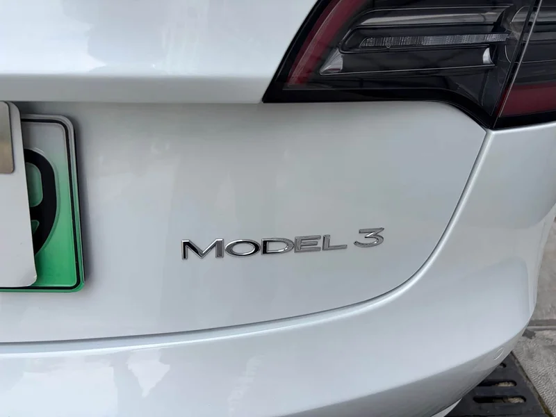Tesla Model 3 — фото 25