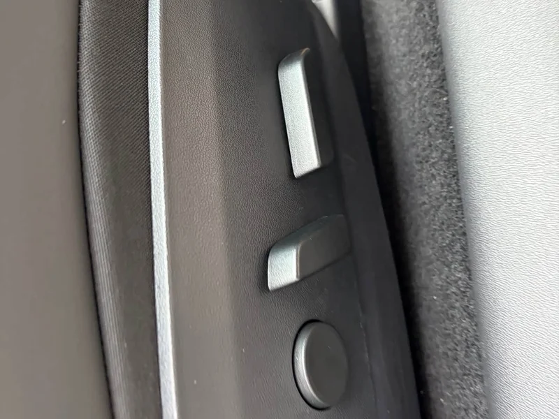 Tesla Model 3 — фото 30