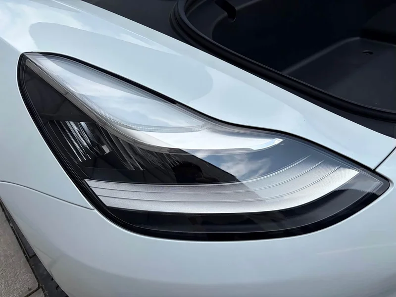 Tesla Model 3 — фото 36