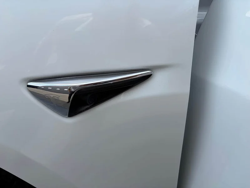 Tesla Model 3 — фото 40