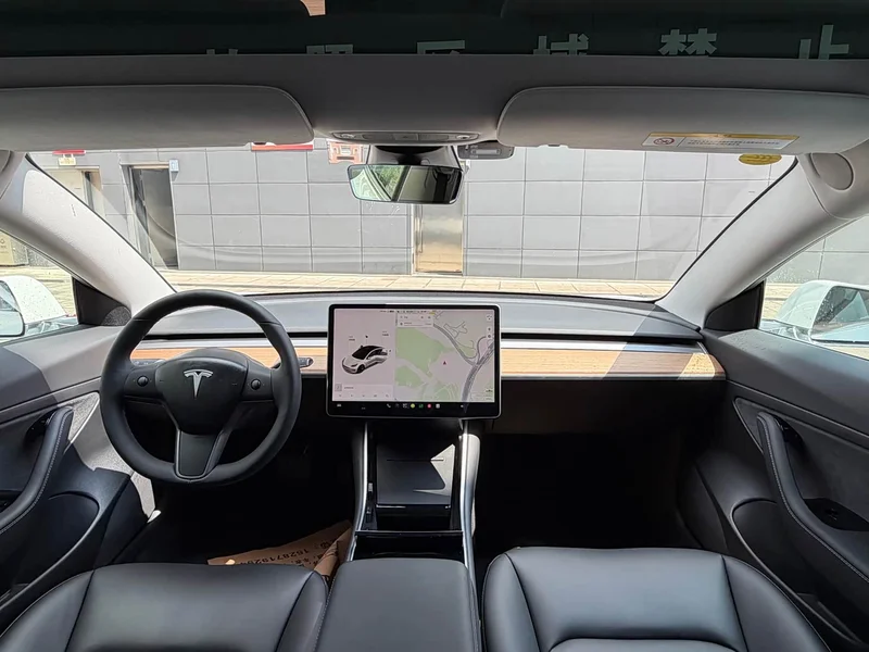 Tesla Model 3 — фото 6