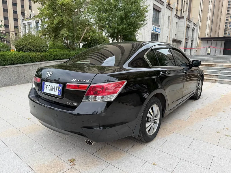 Honda Accord — фото 6