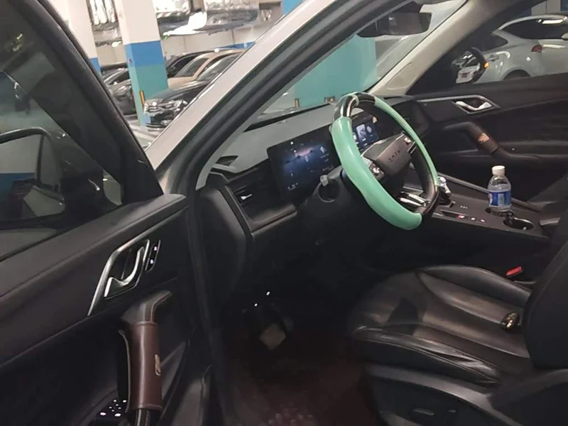 Roewe RX5 New Energy — фото 12