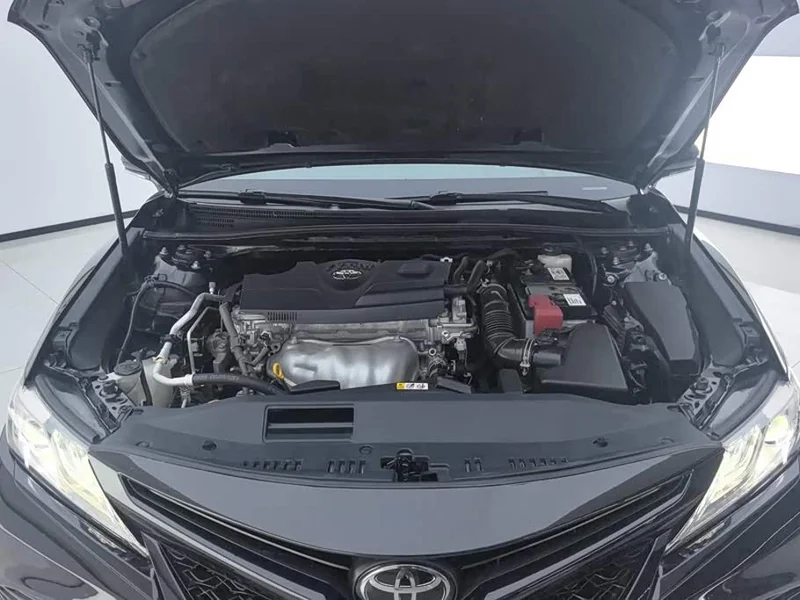 Toyota Camry — фото 10