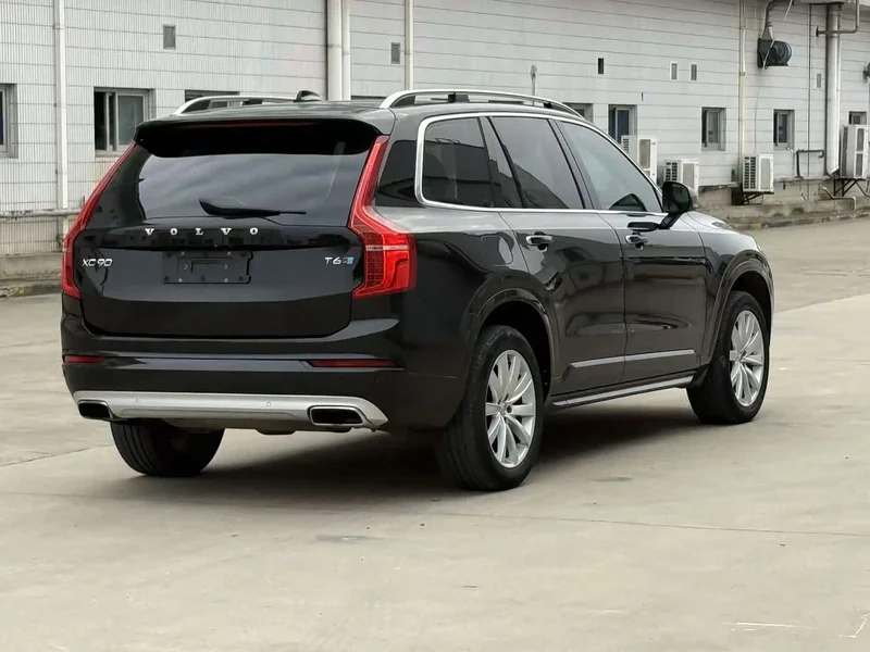 Volvo XC90 — фото 11