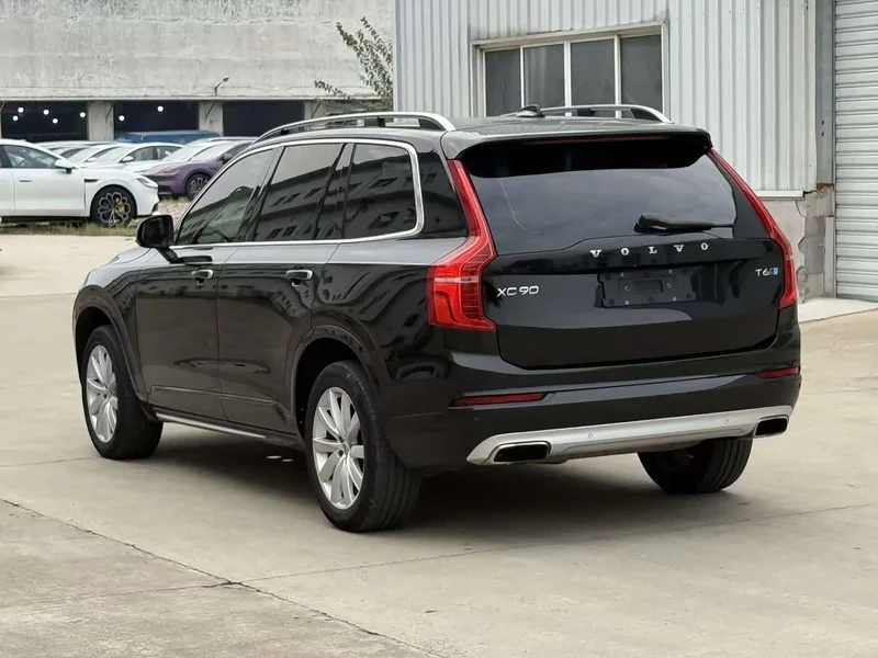 Volvo XC90 — фото 12