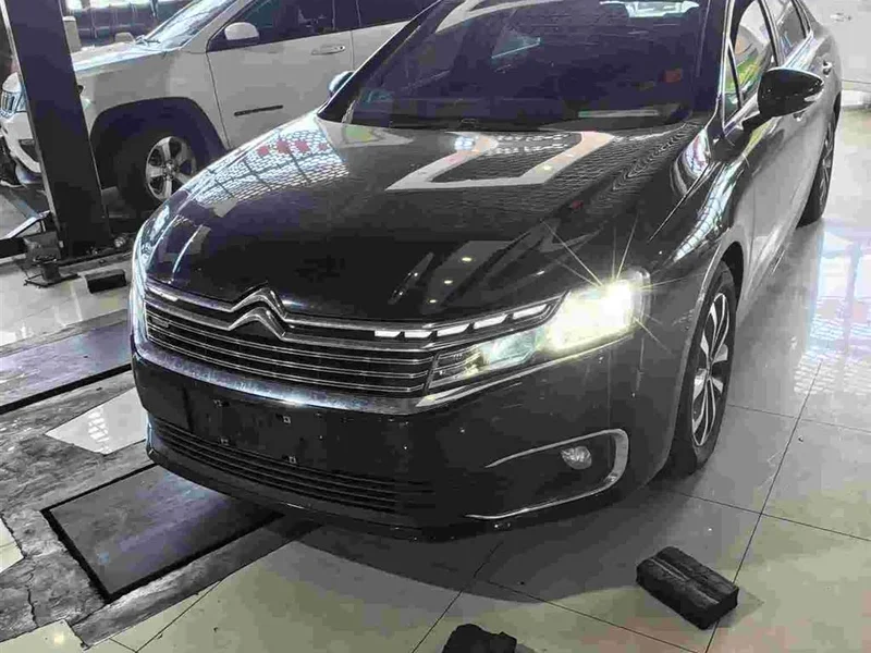 Citroën C6 — фото 1