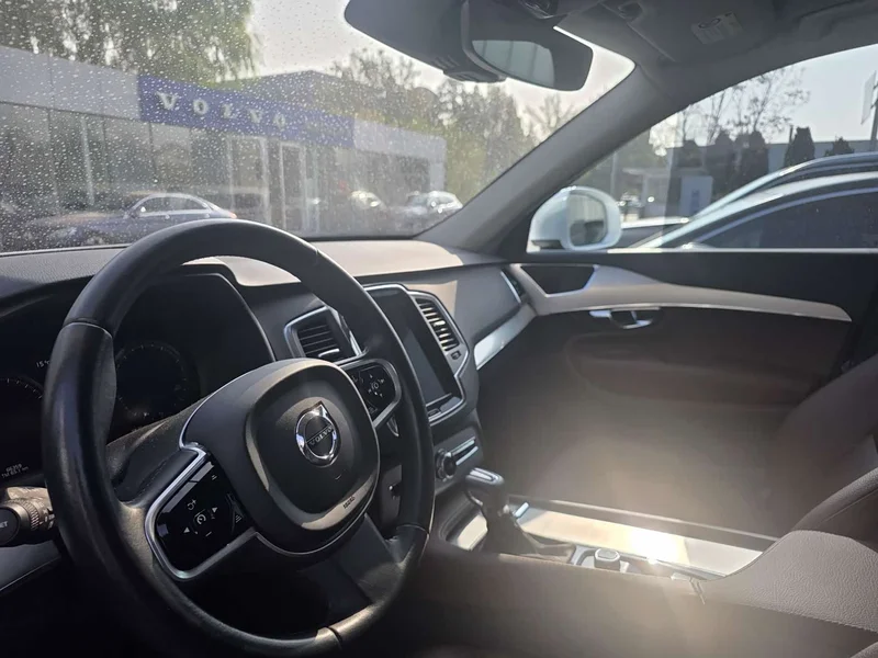 Volvo XC90 — фото 12