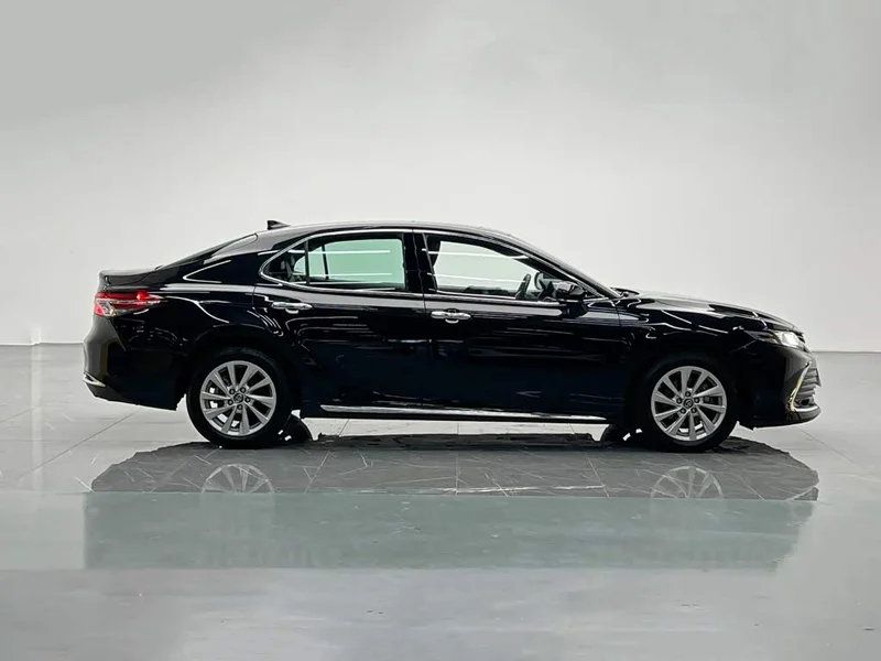 Toyota Camry — фото 7