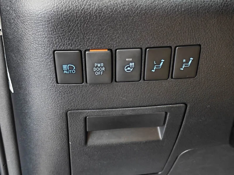 Toyota Alphard — фото 13