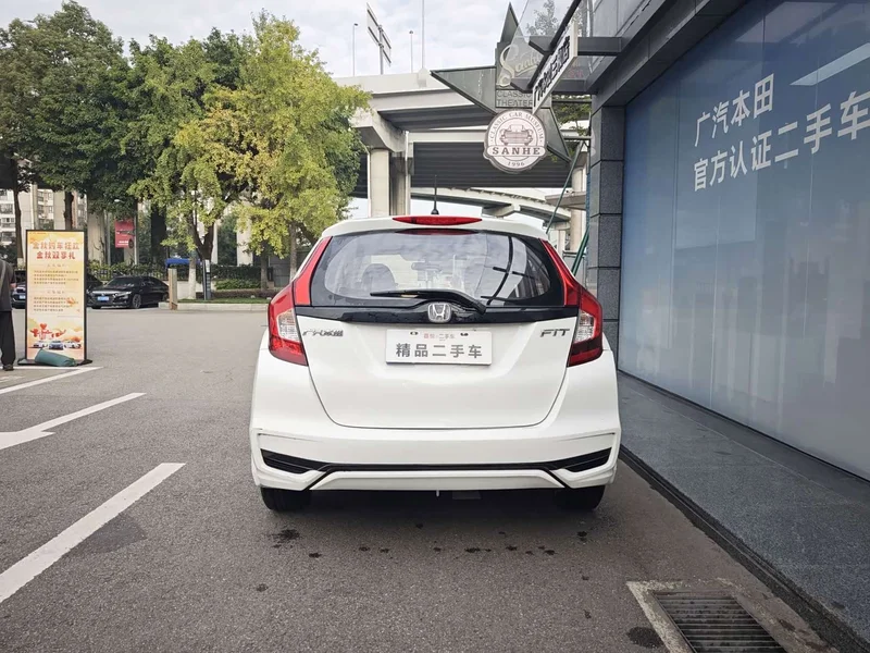 Honda Fit — фото 5