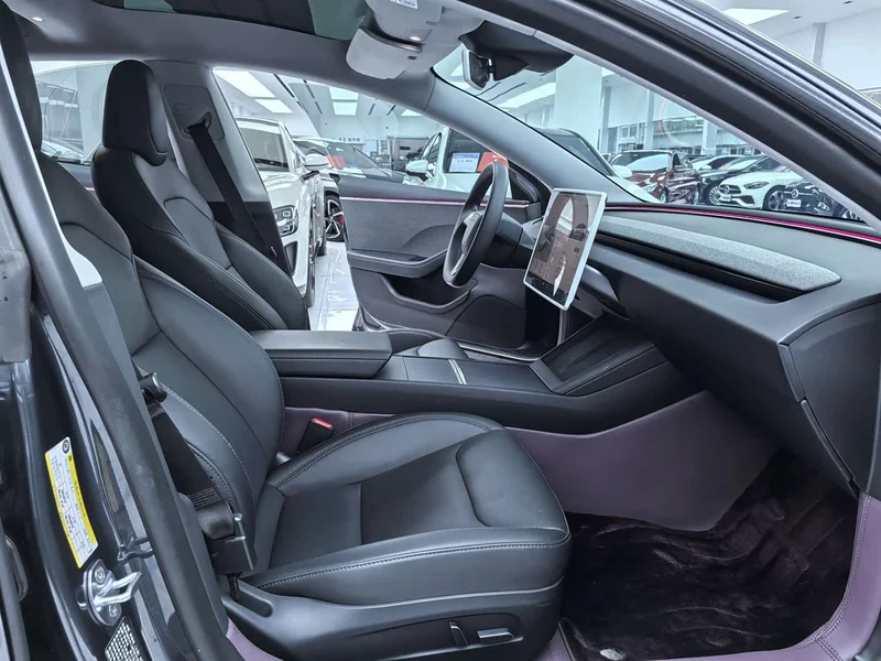 Tesla Model 3 — фото 12