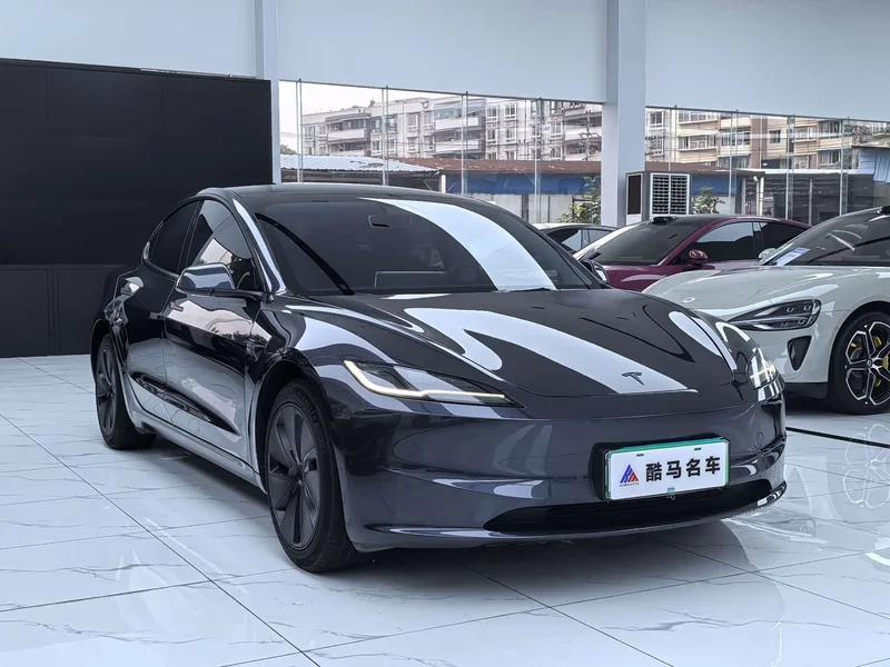 Tesla Model 3 — фото 3