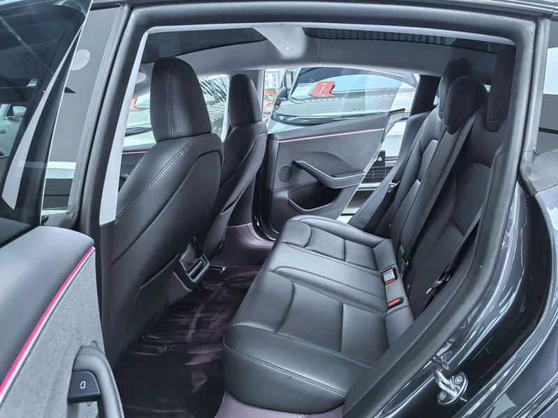 Tesla Model 3 — фото 10