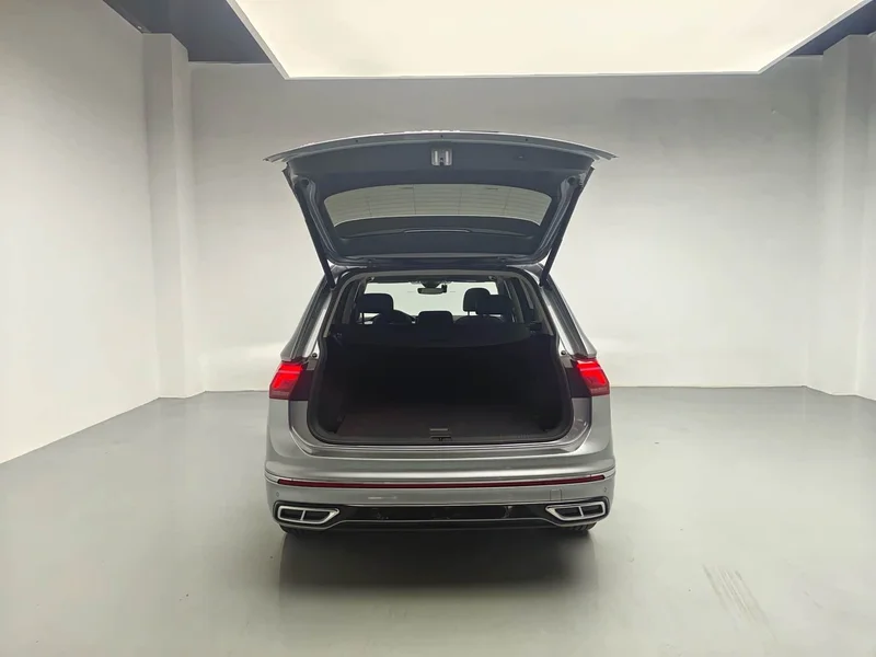 Volkswagen Tiguan L — фото 14