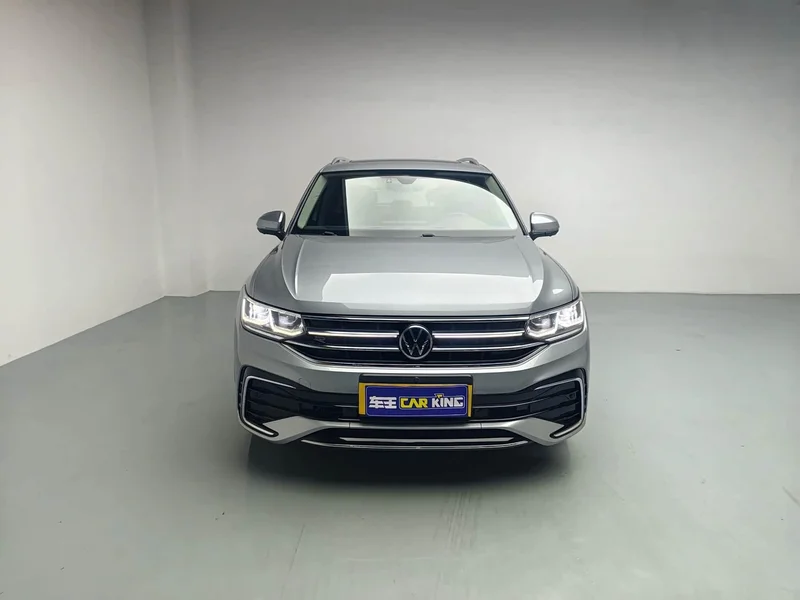 Volkswagen Tiguan L — фото 2