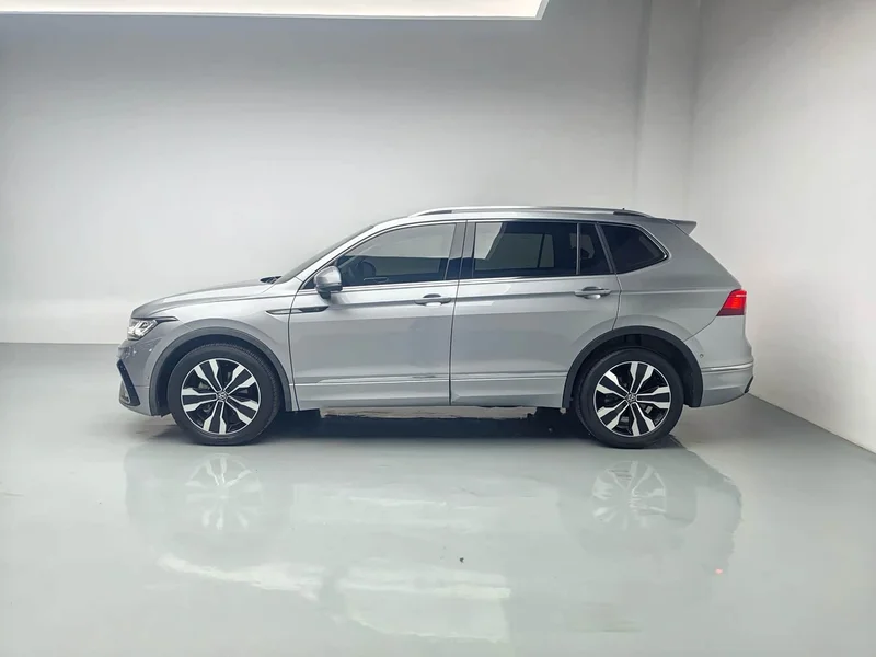 Volkswagen Tiguan L — фото 4