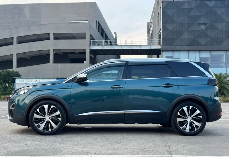 Peugeot 5008 — фото 4
