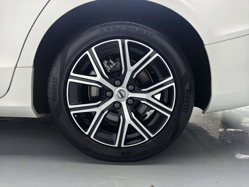 Volvo S60 — фото 15