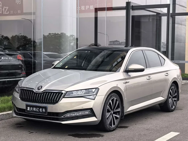 Skoda Superb — фото 1