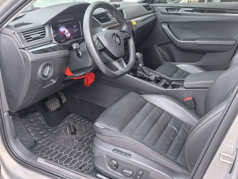 Skoda Superb — фото 7