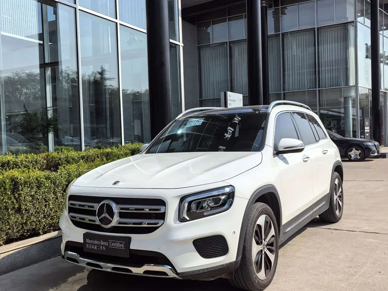 Mercedes-Benz GLB — фото 1
