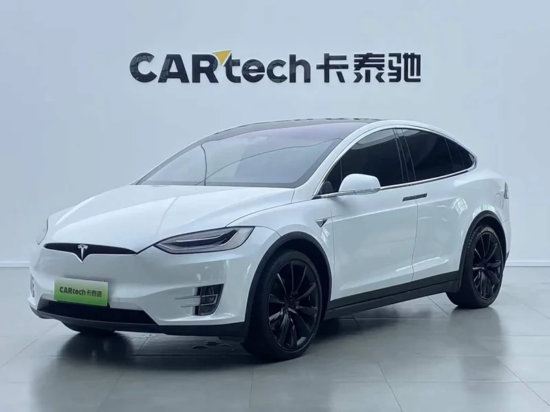 Tesla Model X — фото 11