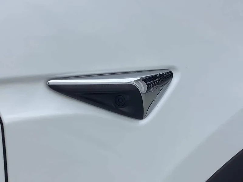 Tesla Model X — фото 12