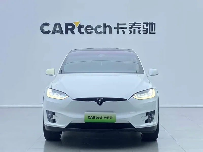 Tesla Model X — фото 2
