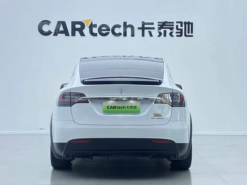 Tesla Model X — фото 4