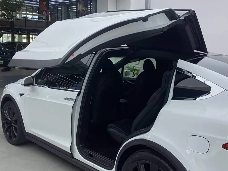 Tesla Model X — фото 5