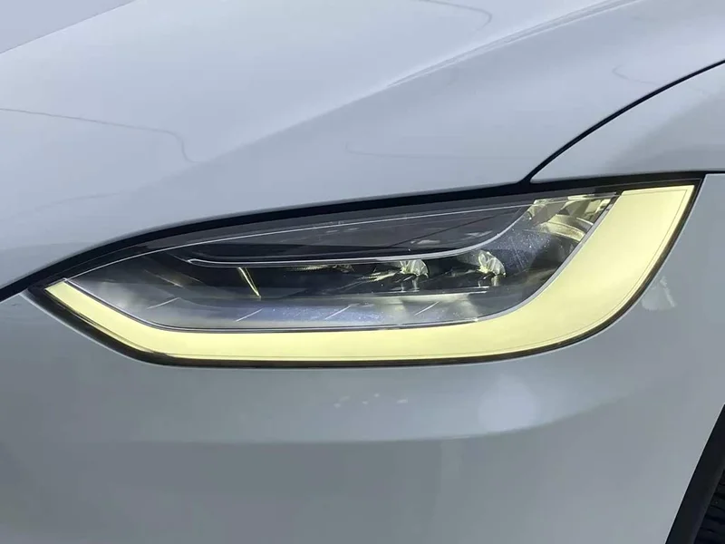 Tesla Model X — фото 6