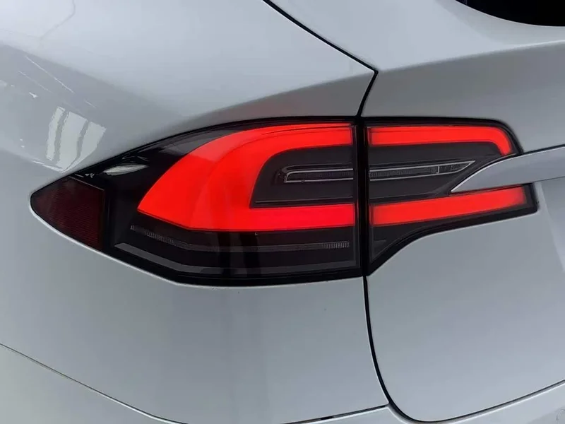 Tesla Model X — фото 7