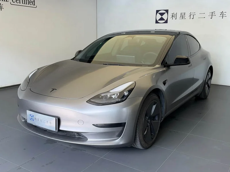 Tesla Model 3 — фото 1