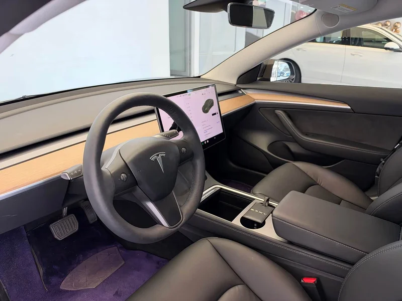 Tesla Model 3 — фото 15