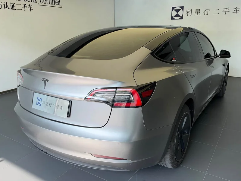 Tesla Model 3 — фото 4