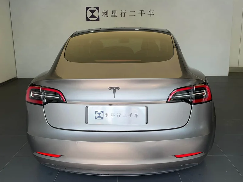 Tesla Model 3 — фото 5