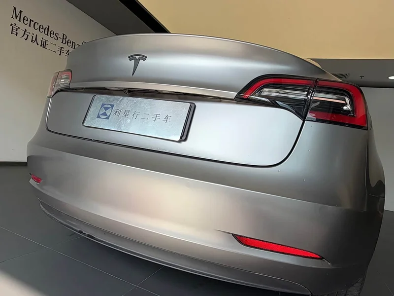Tesla Model 3 — фото 9