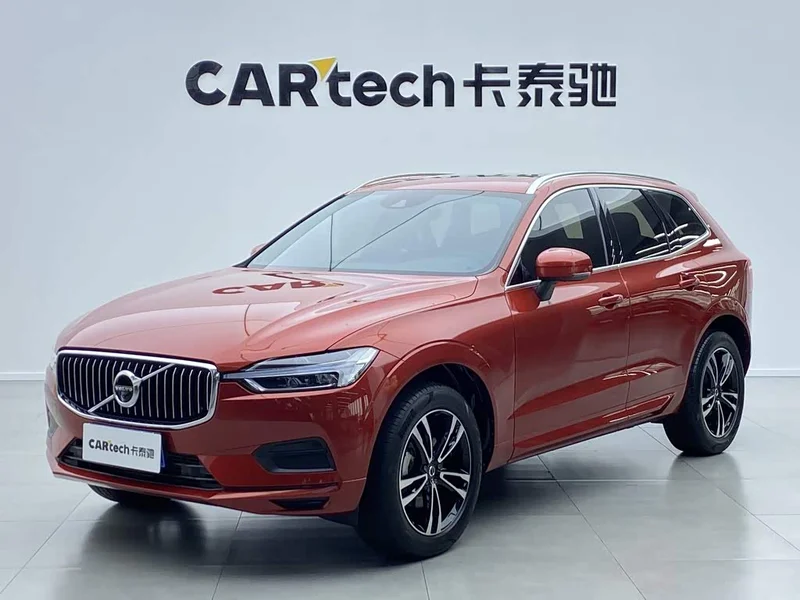 Volvo XC60 — фото 1