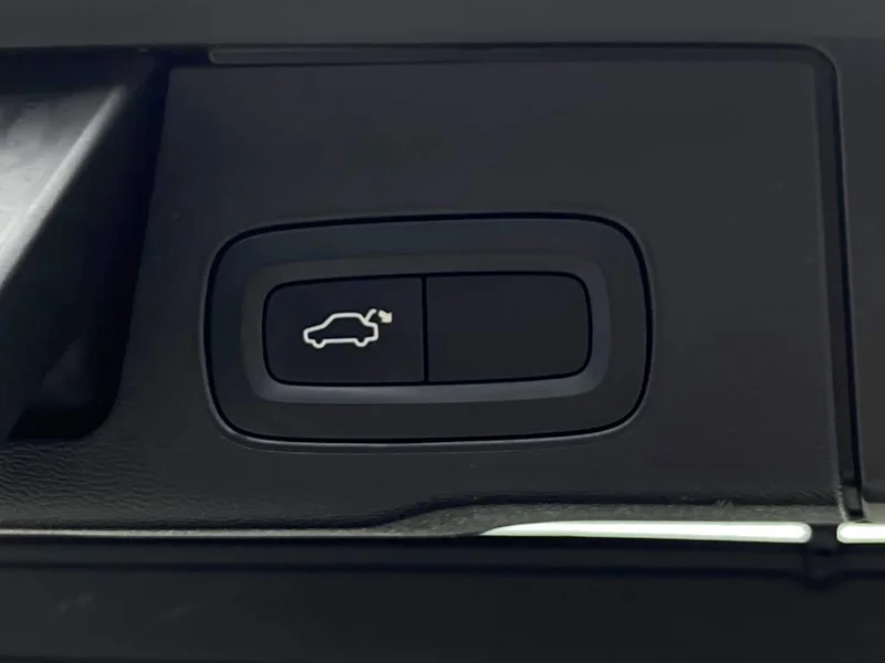 Volvo XC60 — фото 27