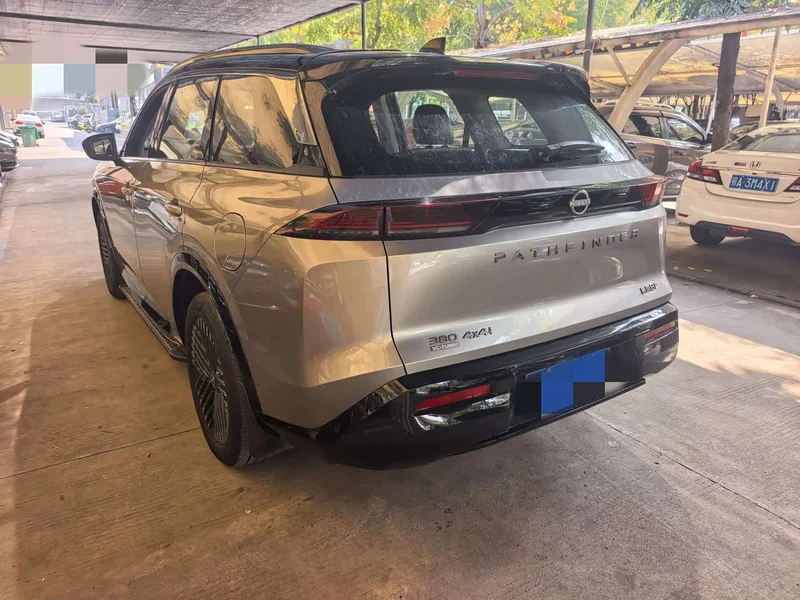 Nissan Pathfinder — фото 17