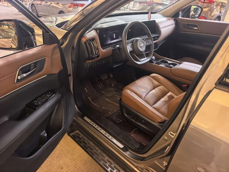 Nissan Pathfinder — фото 4