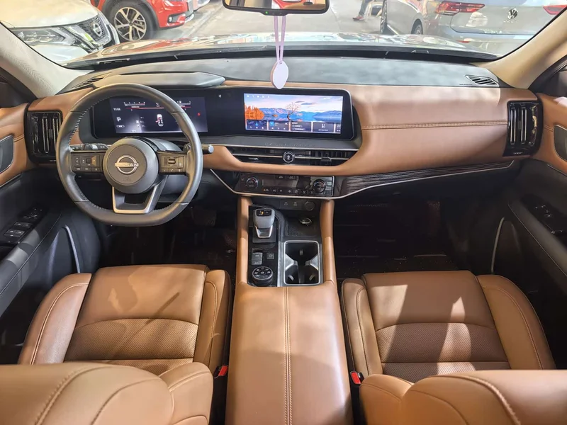 Nissan Pathfinder — фото 10