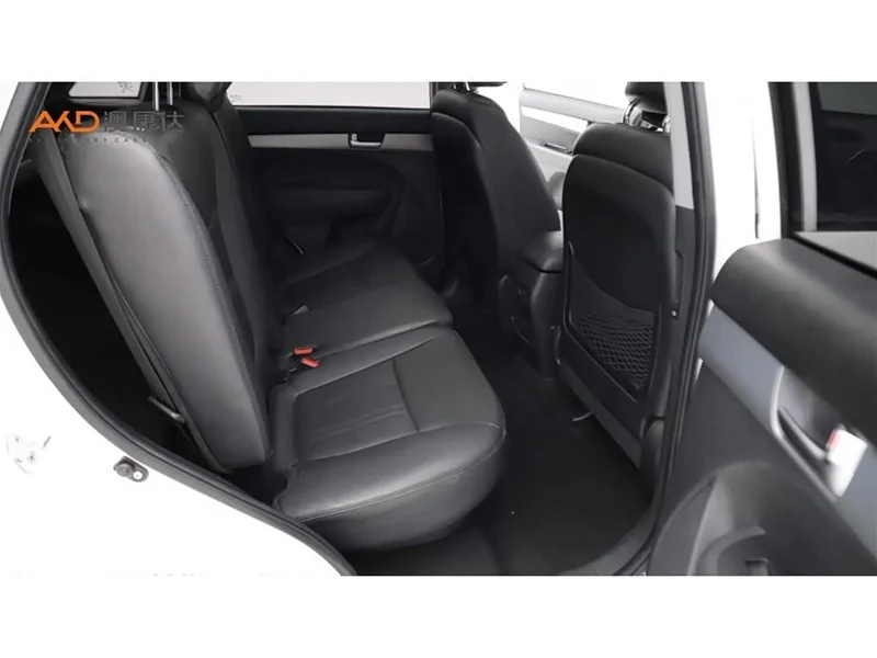 Kia Sorento — фото 8
