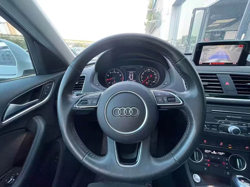 Audi Q3 — фото 14